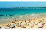 spiaggia affollata